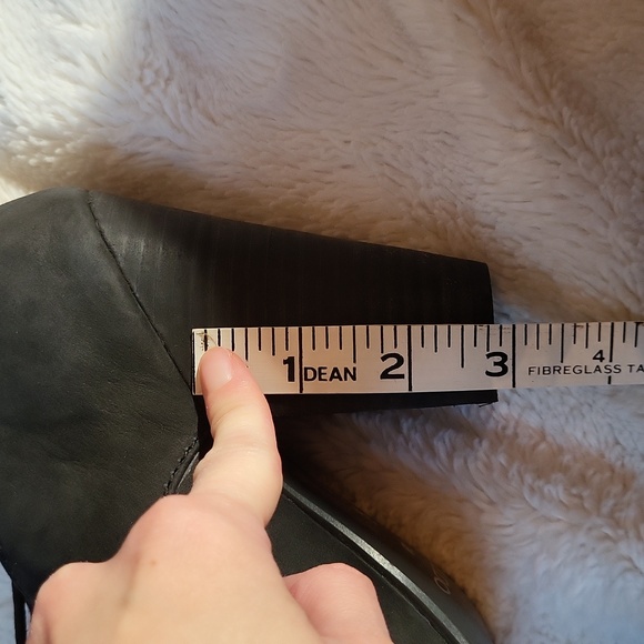 NWT! Black Leather High Heels with Fringe! Size 39! - Picture 3 of 13